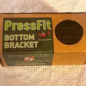 Press fit bottom bracket by wheel mfg brand new